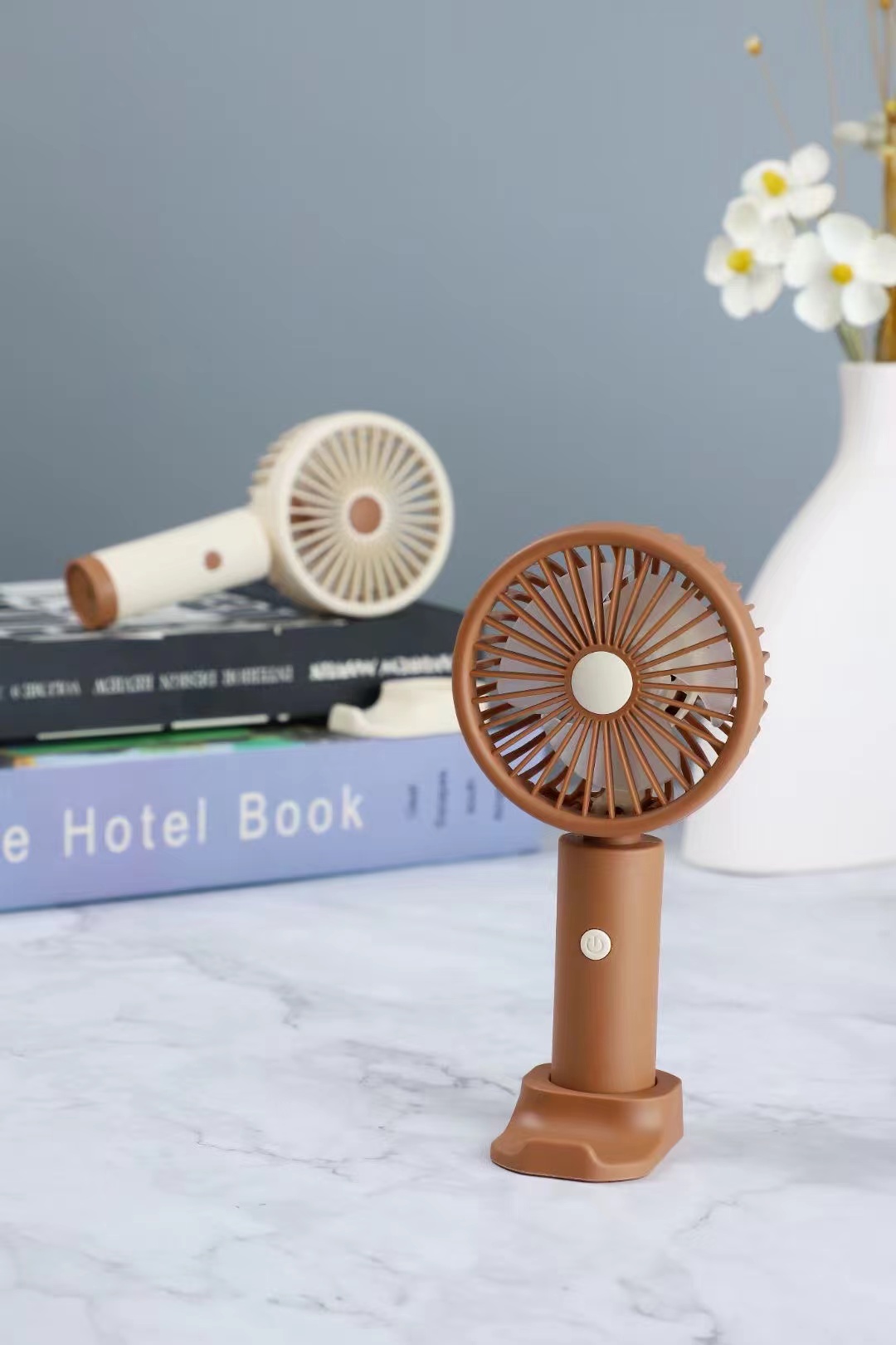 2025年新款迷你充电小风扇   手持迷你小风扇  充电迷你小风扇 六一儿童节小风扇  地摊热卖小玩具细节图