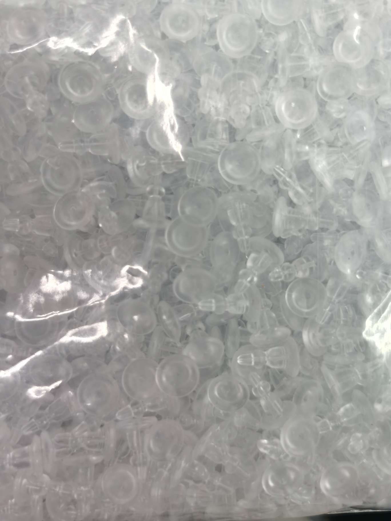 New plastic earplugs with extended length detail image 5