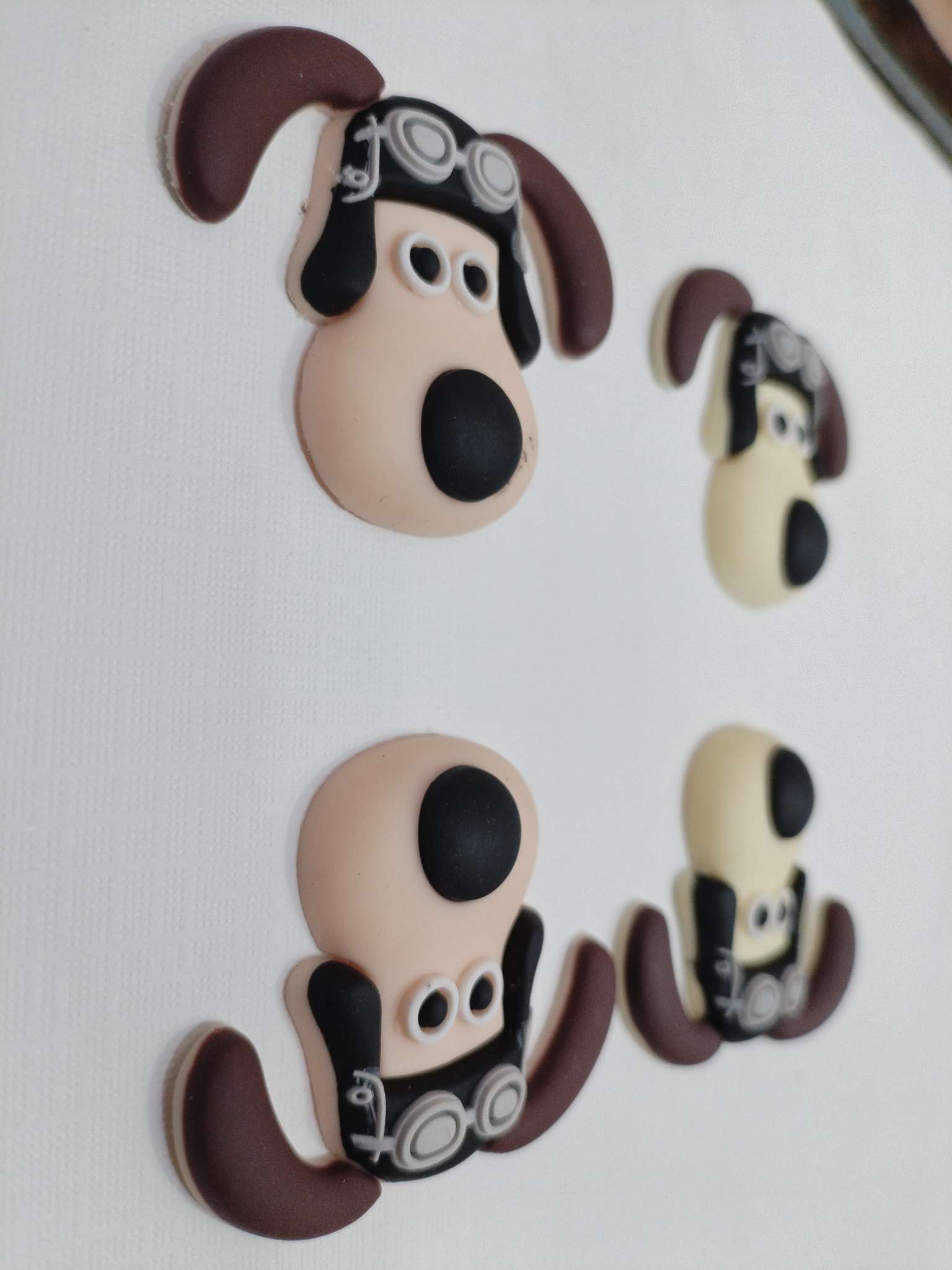 Cartoon PVC soft rubber eye dog accessories, phone case refrigerator patches, crocs buckle accessories, luggage patches. detail image 3