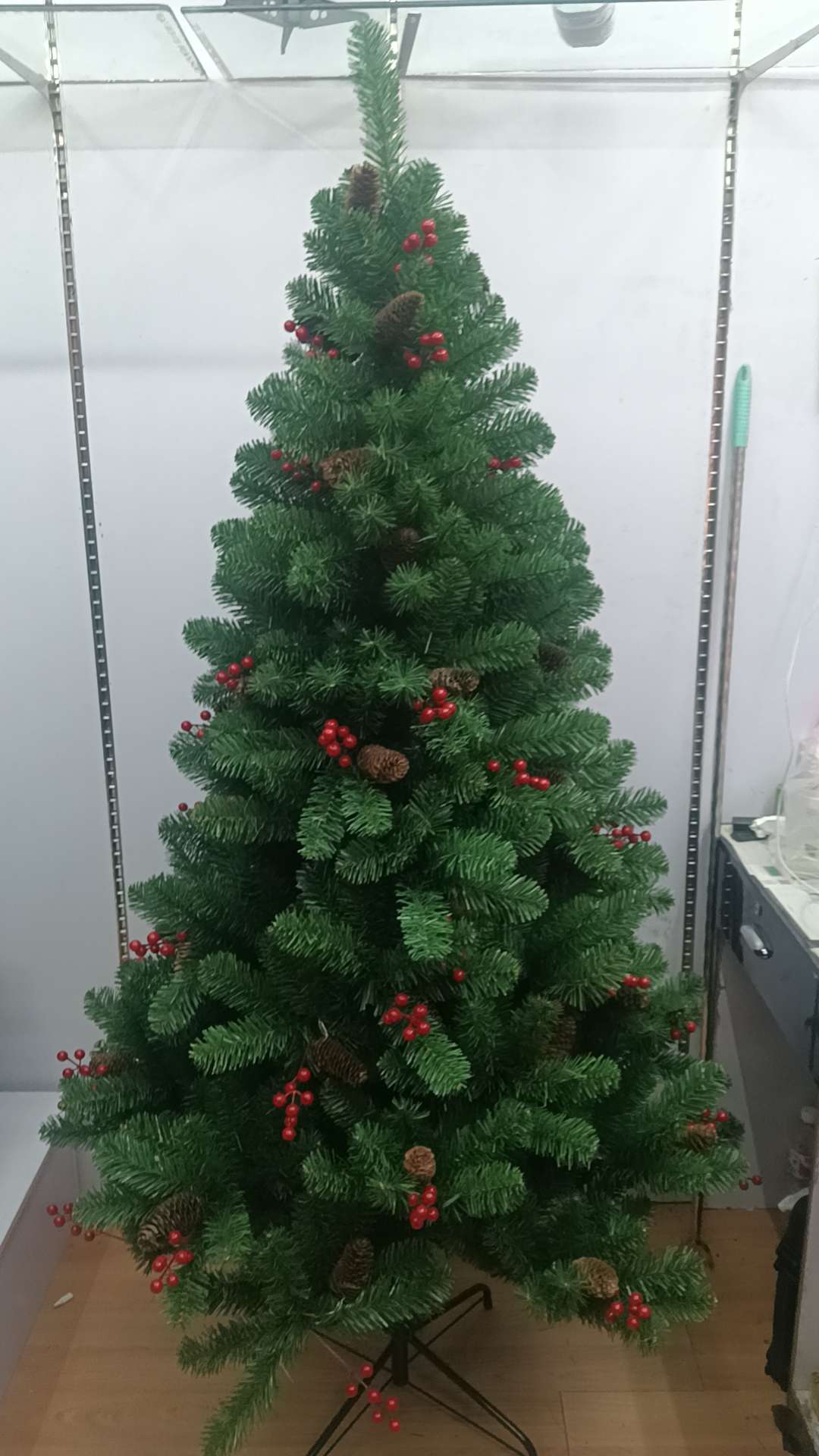 One-stop purchase of office culture Christmas supplies, including Christmas tree hairpins, Christmas decorations, Christmas tree types, optical fibers, shining brightly, creating a joyous Christmas atmosphere, and warmly decorating Christmas trees. Christmas tree types, optical fibers, and Christmas trees details Picture