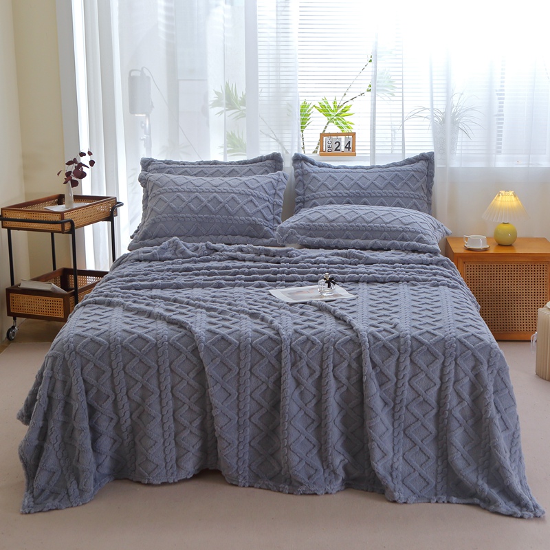 Junbao Dyeing and Printing Taffy velvet jacquard fringed blankets are available for wholesale in large quantities for export pic 4