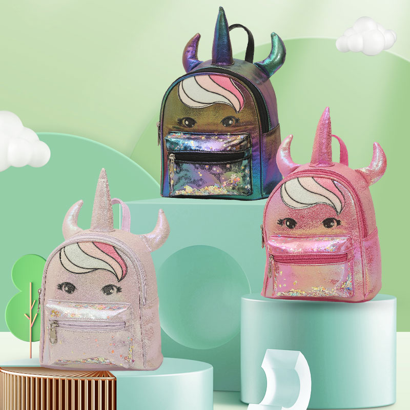 Big-tailed cat unicorn, lively and interesting, cute kids out on the street, fashionable and trendy kindergarten girls' backpacks details Picture