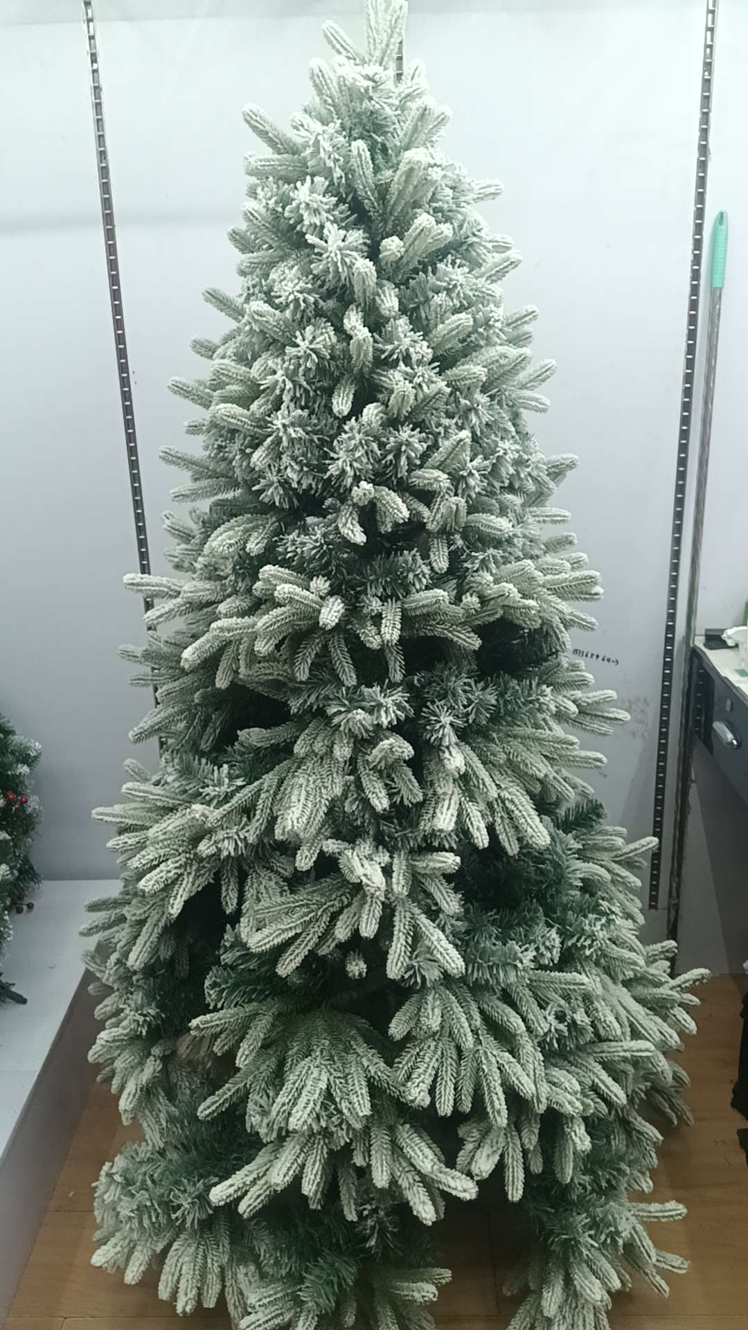 Christmas office decorations, cultural Christmas tree, optical hair clips, Christmas stocking decorations, Christmas tree decorations, festive atmosphere decoration supplies, Christmas stocking decorations, Christmas tree, optical Christmas tree decorations Application Scenario