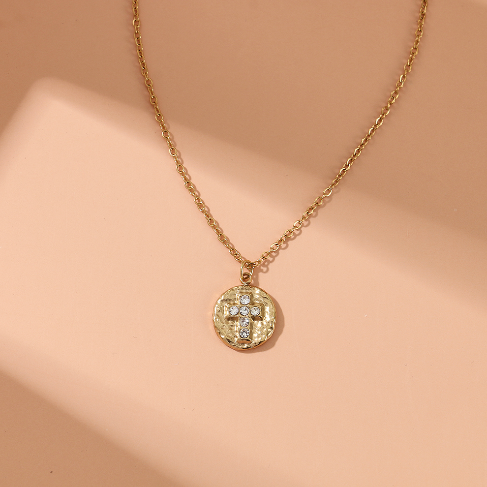 A niche design sense, stylish and simple cross necklace, collarbone chain, individual, light luxury and high-end accessory