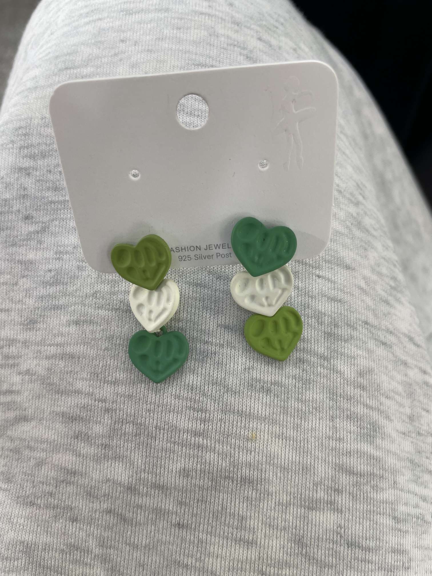 爱心三连耳钉 彩色耳钉 饰品耳饰 精致耳钉耳针 时尚耳饰 高质量耳钉 防过敏耳饰