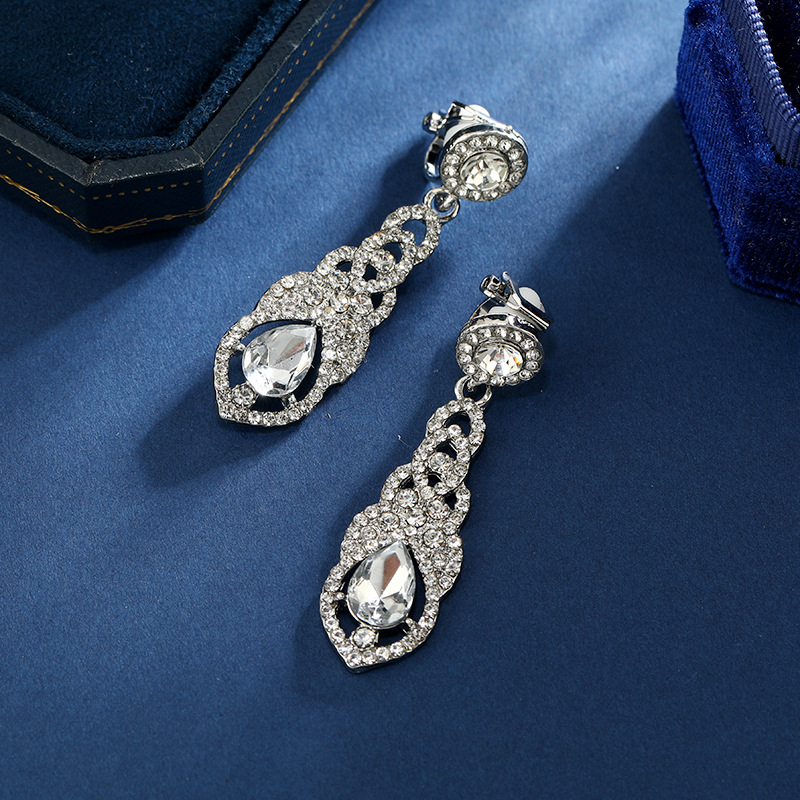 新款高奢水钻耳环水滴无耳洞耳夹耳夹白底实物图