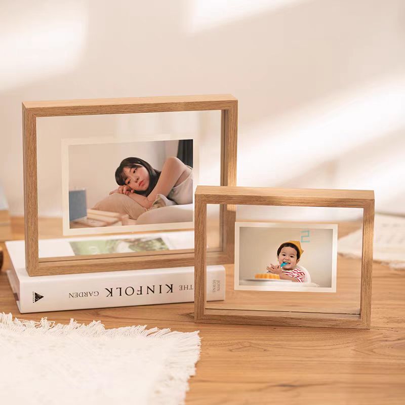 Double-sided transparent photo frame display stand, 6-inch 8-character calligraphy and painting display piece, real glass polaroid display stand, small photo frame Application Scenario