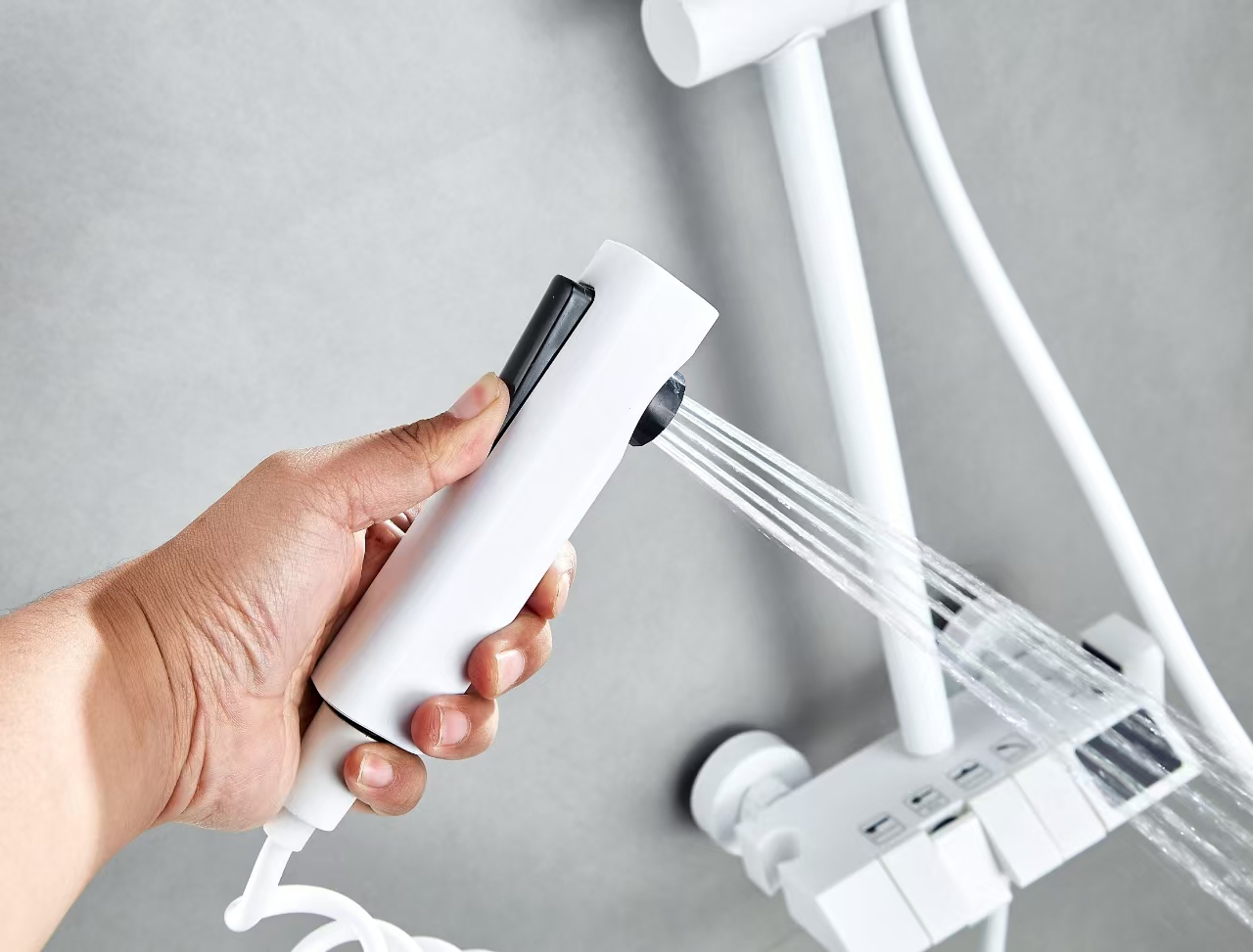 水龙头/水龙头龙头/加热器/卫浴水龙头/伊凌诺产品图