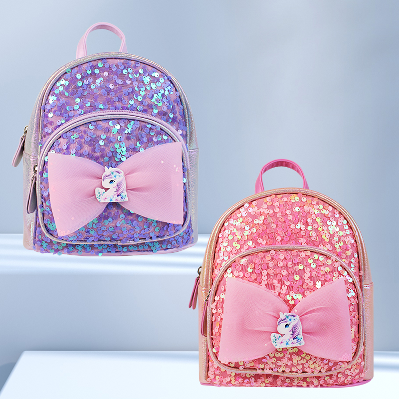 Cute big-tailed cat, bow-shaped sequined, fashionable, casual, cute and fun kindergarten princess girl backpack Application Scenario