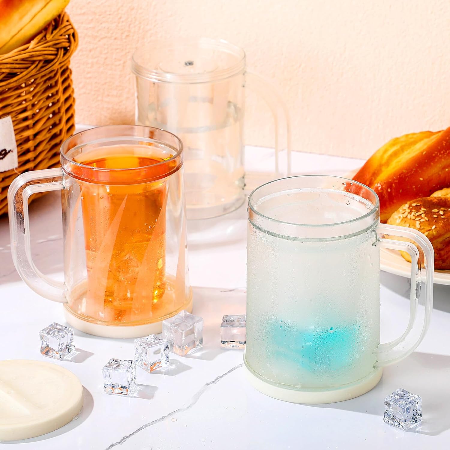 夏季双层冰镇制冰杯冷冰杯啤酒杯夹层液体冰箱冷冻杯子冷饮杯冰镇啤酒杯大容量饮料茶杯夏日冰箱快速冷冻杯子白底实物图