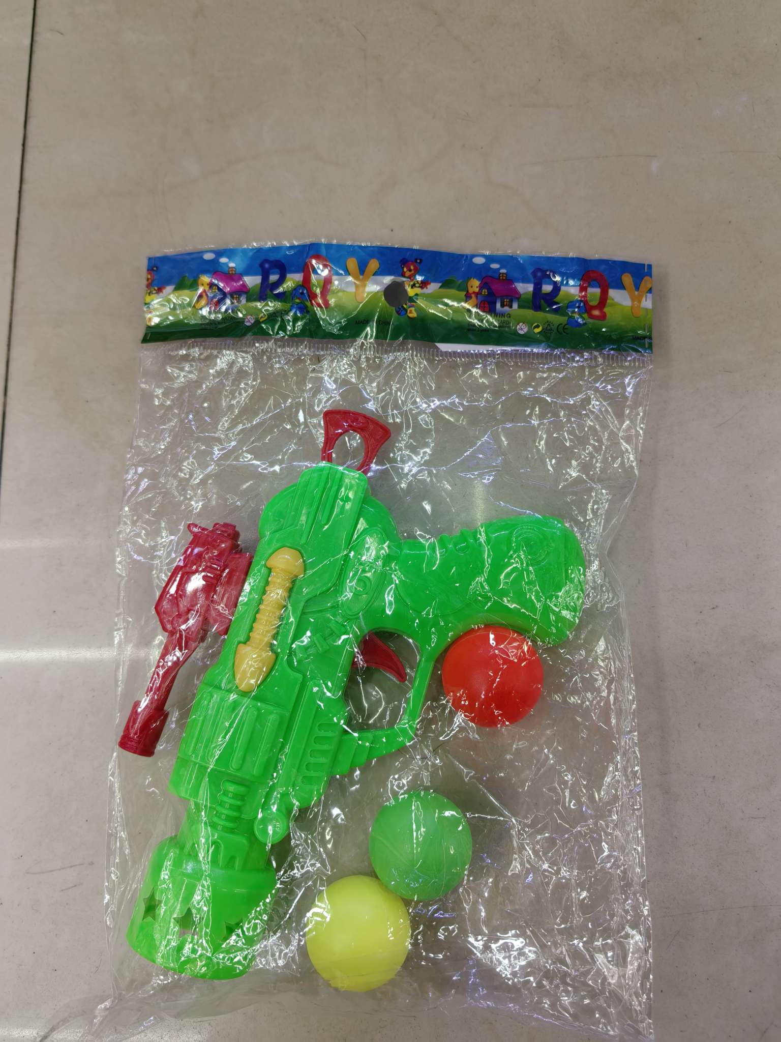 进口商品 益智科教儿童玩具 台球桌 游戏 毛绒球挂件 玩乐学习两不误产品图