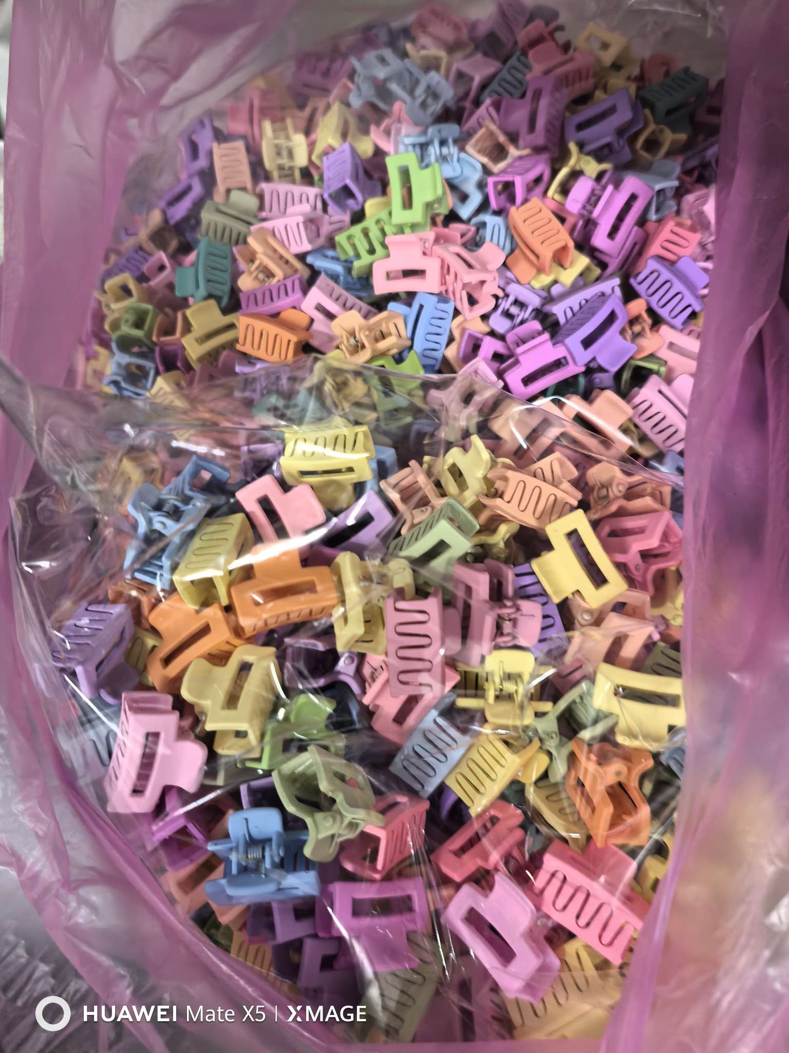 国潮系列留芳正品喷漆磨砂夹子高端时尚女士饰品 发饰头饰 独特设计其他发饰 美丽动人提升气质必备款