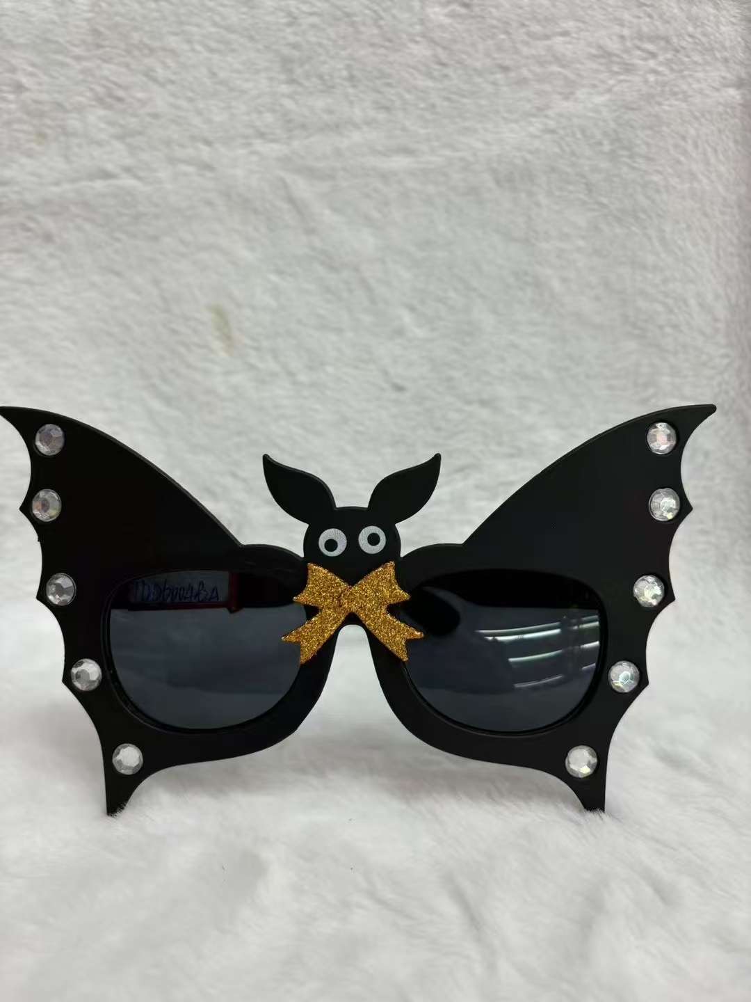 一个万圣节蝙蝠眼镜