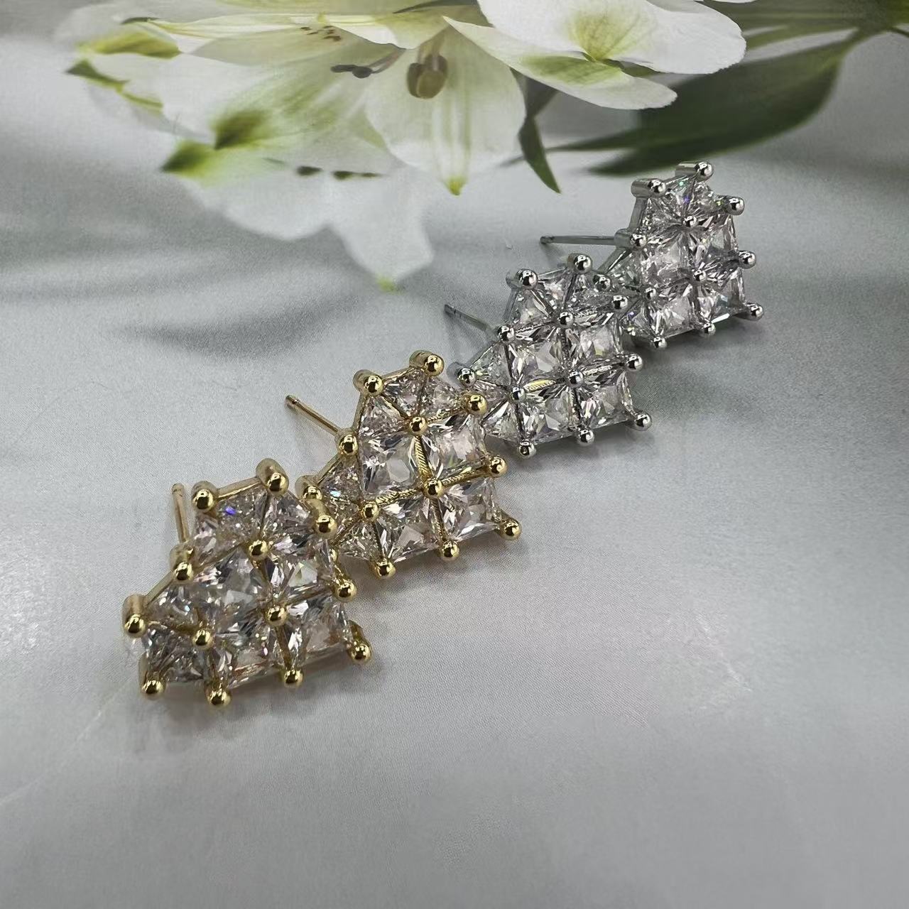 简约大气耳钉女爱心镶钻耳饰轻奢ins风超仙小巧小众设计新款耳环详情图2