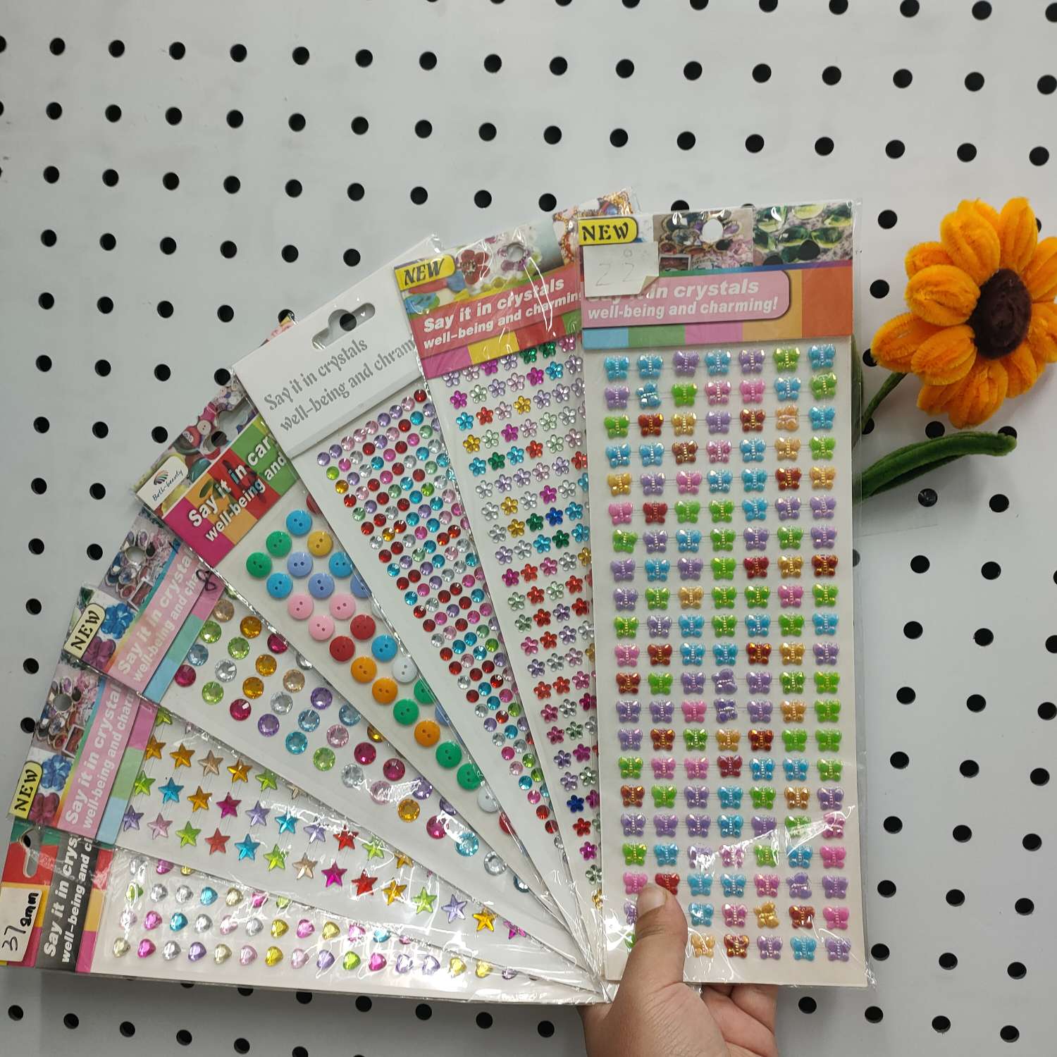 The acrylic diamond sticker is a shiny and creative gift car sticker with a novel design detail image 4