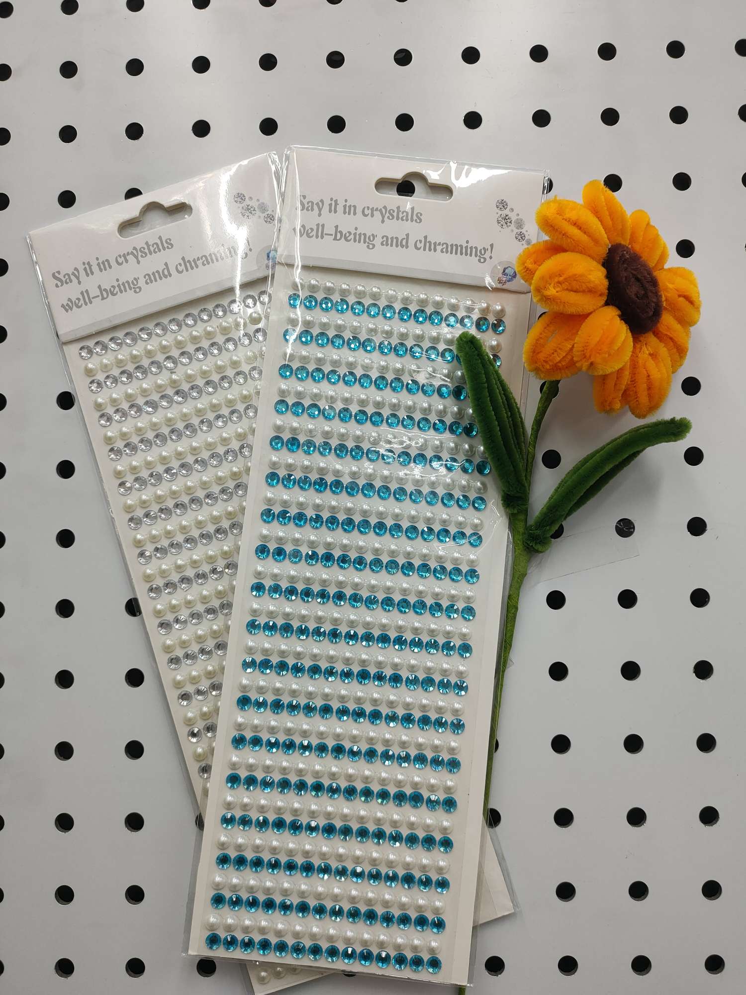 The acrylic diamond sticker is a shiny and creative gift car sticker with a novel design detail image 5