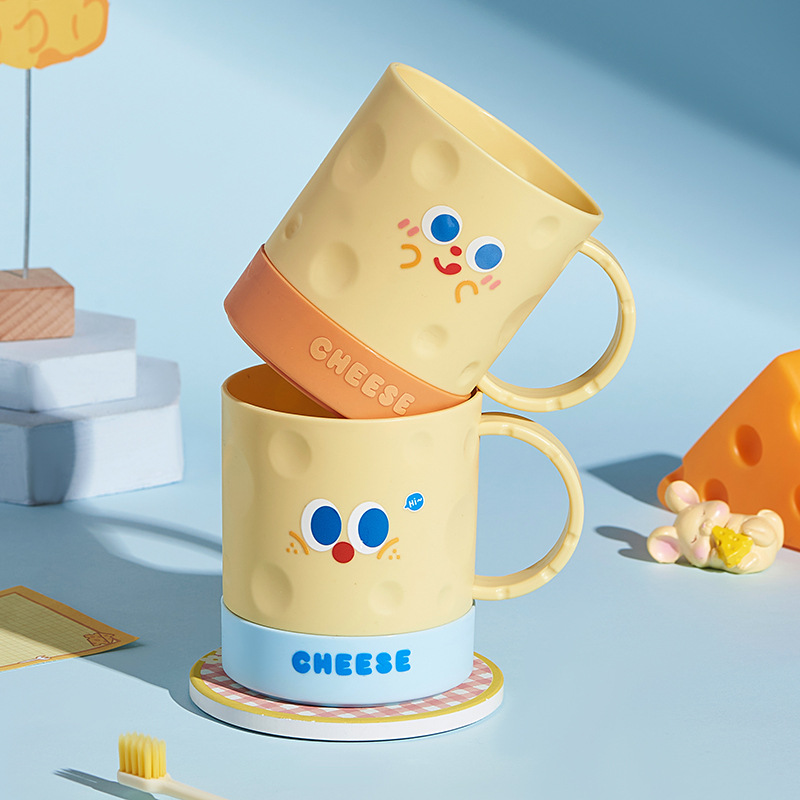 M04-ML-7150 Cheese toothbrush cup Cartoon cute washing-up cup Large household couple children creative mug Specification drawing