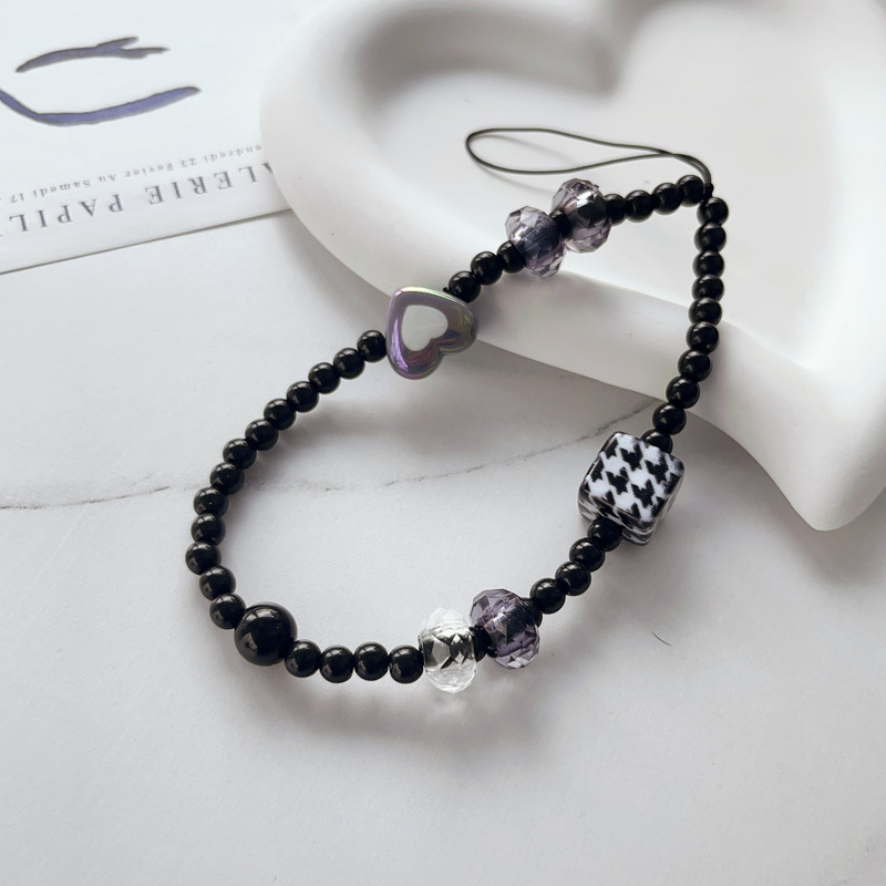 A new black sweet and cool square phone pendant with a heart-shaped thousand bird pattern and handcrafted beaded anti-drop and anti-loss universal lanyard Specification image