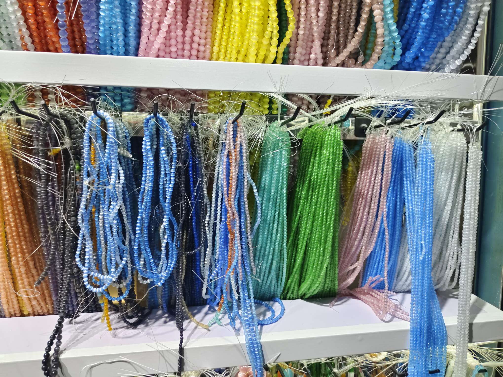 白色猫眼石圆珠跨境欧美百搭DIY半成品配件散珠手串配饰散猫眼石圆珠猫眼石手链ins醒狮手链名族风小众设计简约手串男女情侣