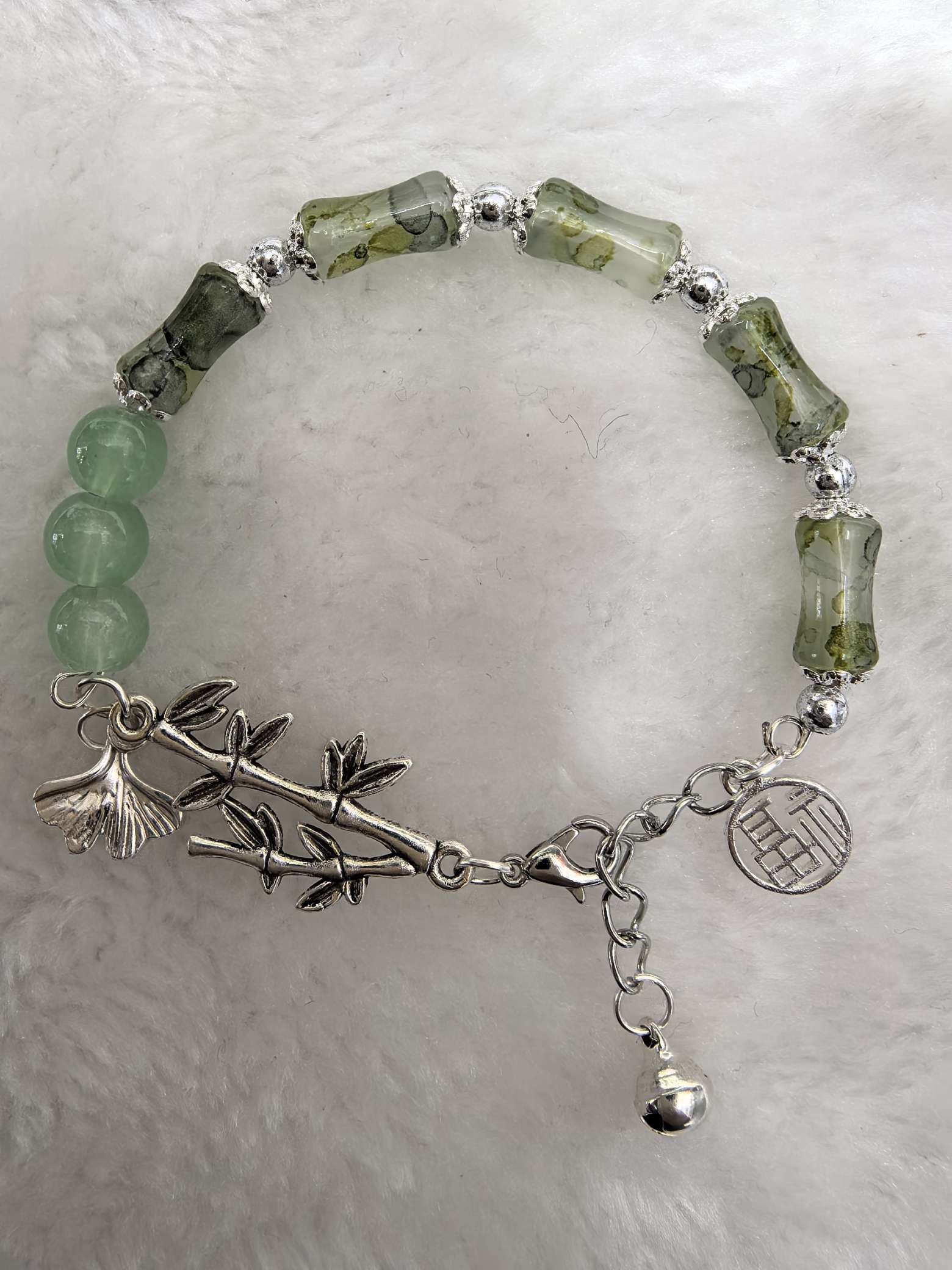 经典百搭竹节记忆钢圈手链，水晶玻璃印花竹节手链，璀璨光泽 青春靓丽饰品手饰 水晶手串 时尚潮流配饰 在义乌商贸城一期等你