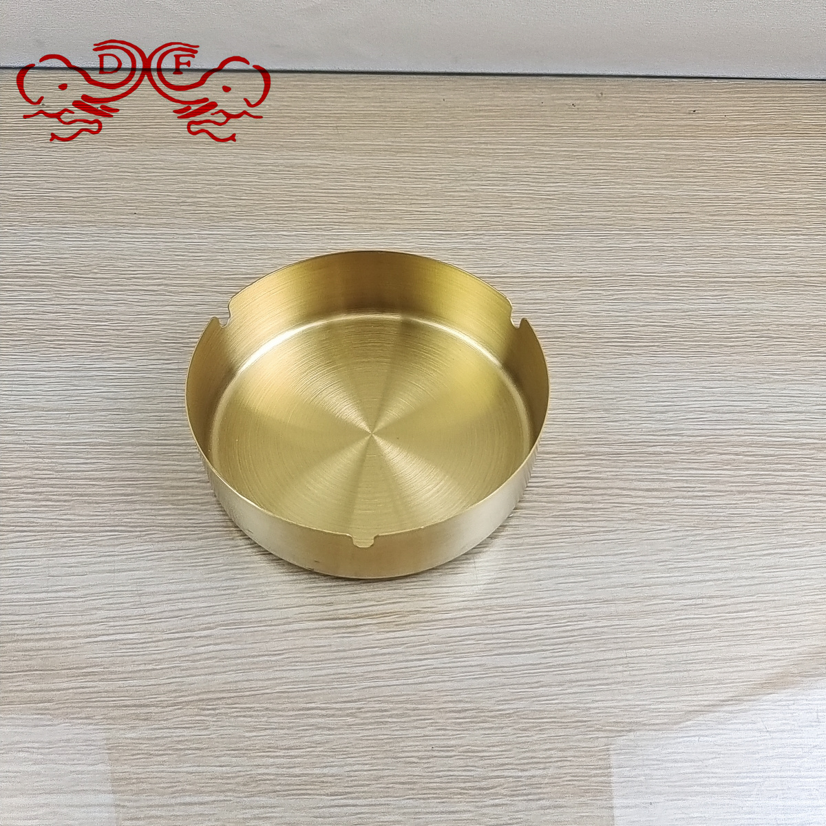 烟灰缸工艺品/烟灰缸/玻璃烟斗/蛋糕火焰棒/旧金属烟灰缸细节图