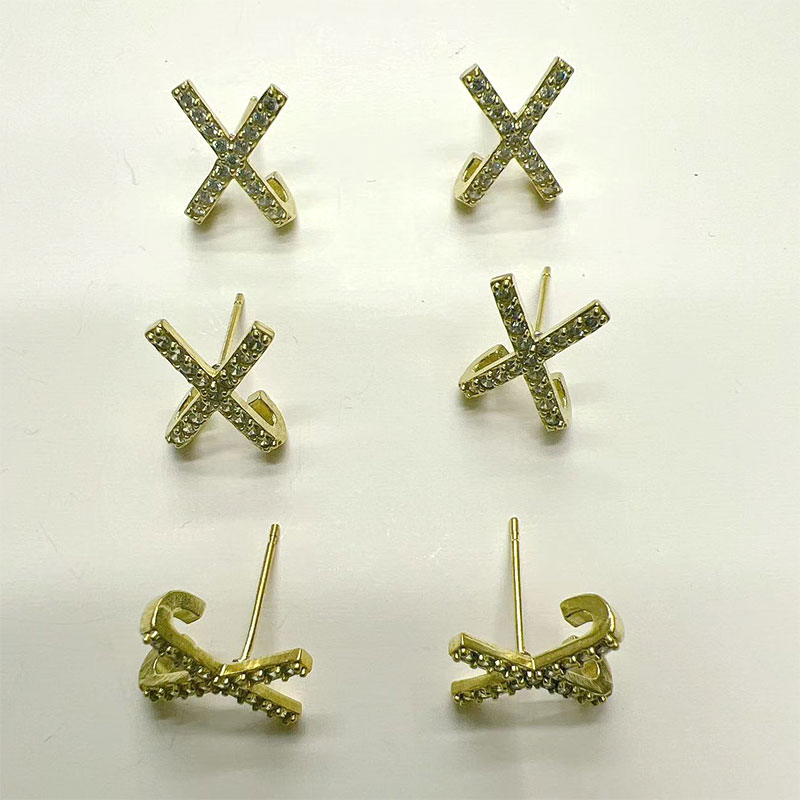 New high-end, simple and exquisite, small micro-inlaid cross-stud earrings for women, summer zircon with a cold and elegant style