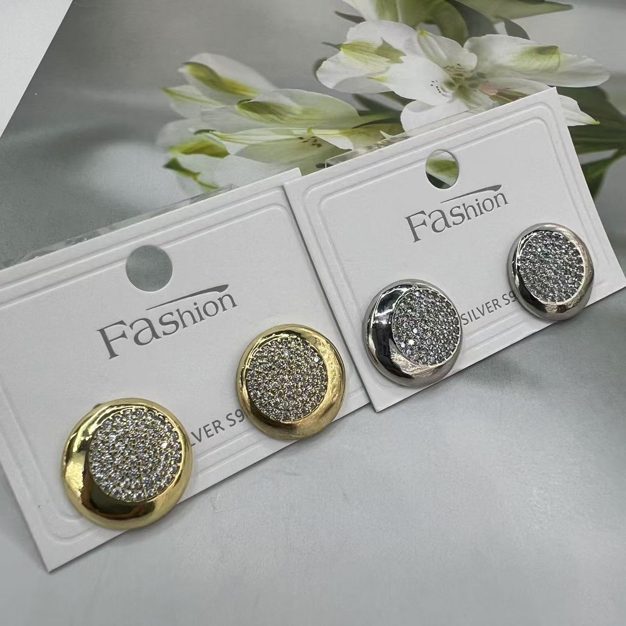 轻奢耳钉2025爆款高级设计耳环独特小众新款气质耳饰轻奢高颜值耳钉图