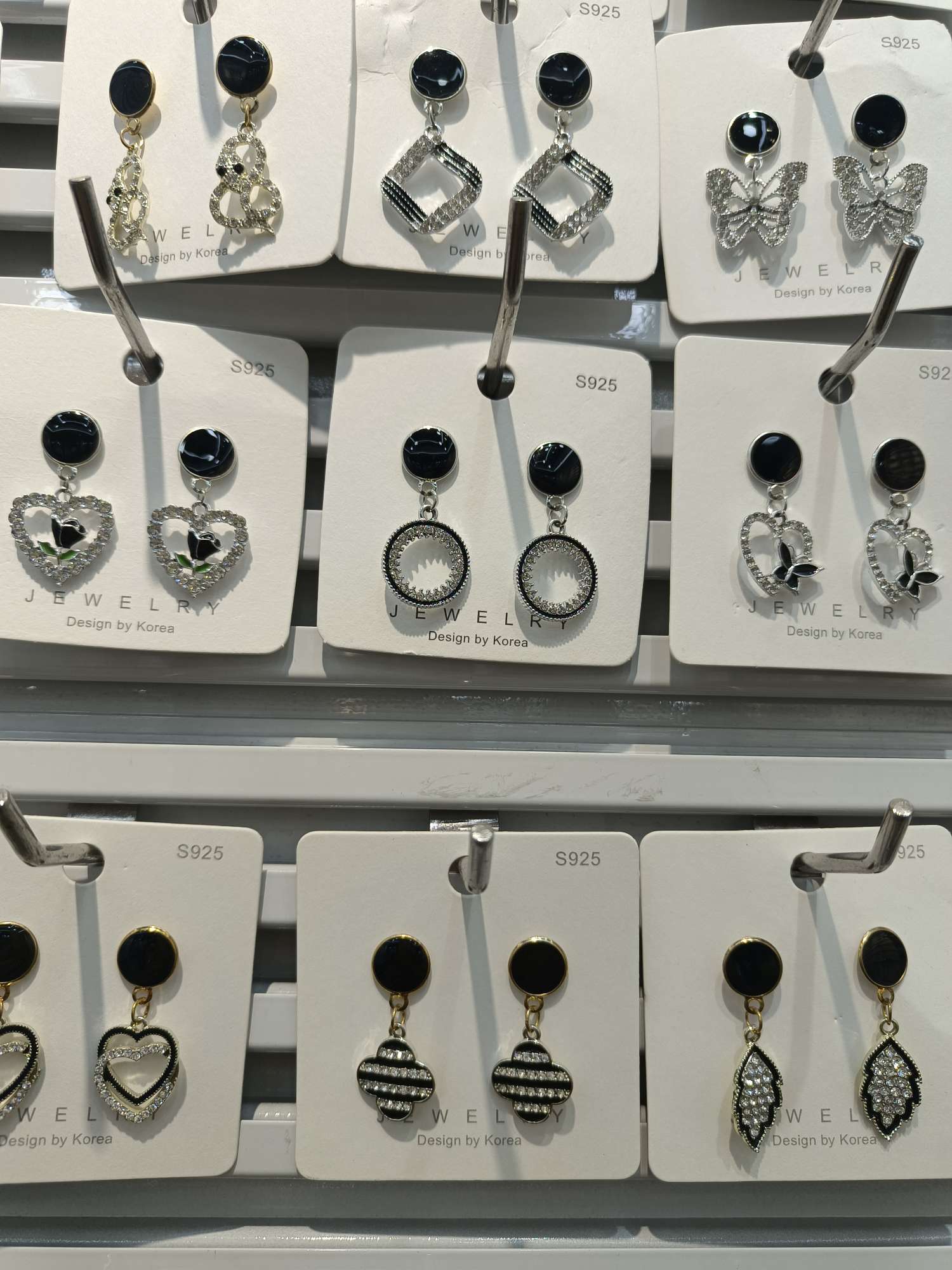 Titanium steel ear studs hybrid accessory earrings are simple and fashionable. They are durable and do not fade. High-quality titanium steel ear studs are part of the national trend series detail image 2