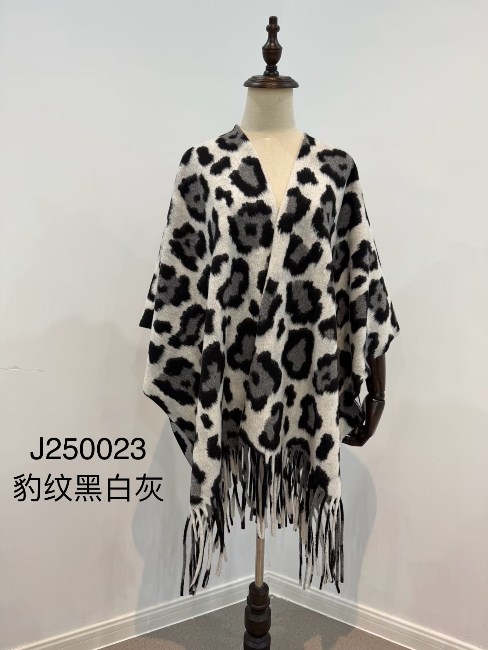 特惠 高档披肩 时尚服装配饰 女士围巾Hijab 多功能披肩
详情图2