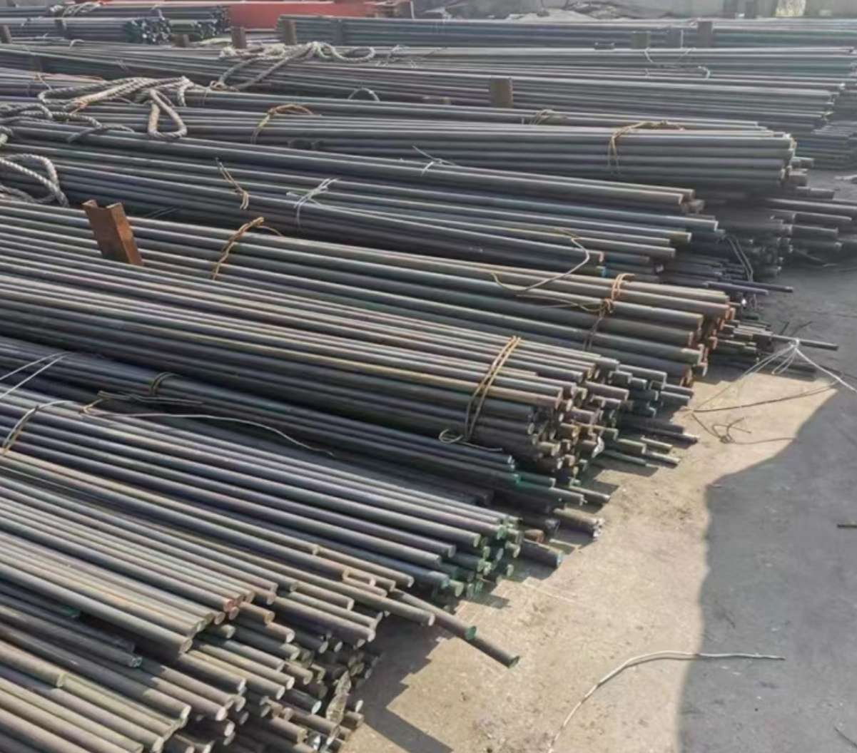 厂家直销方管圆管矩形管钢铁五金建材角铁建材围栏护栏硬塑荷兰网干壁钉丝彩钢瓦彩钢卷 五金建筑材料 螺纹钢细节图