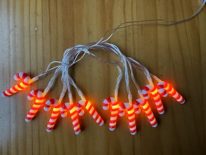 圣诞拐杖蜜蜂蝴蝶皮卡丘结节日喜气装饰彩灯橡胶仿真