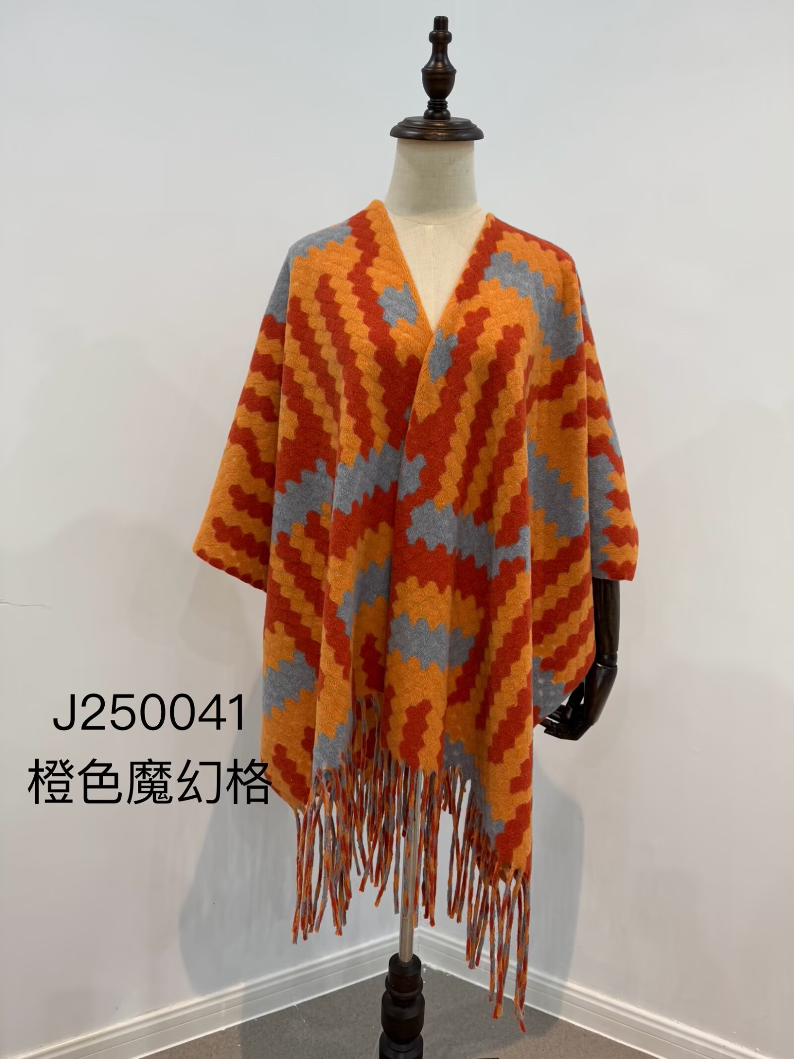 特惠 高档披肩 时尚服装配饰 女士围巾Hijab 多功能披肩
细节图