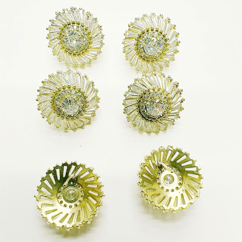 Dongdaemun's light luxury and exquisite zircon sunflower stud earrings feature a unique design and are a new summer trendy ear accessory made of copper Item Picture