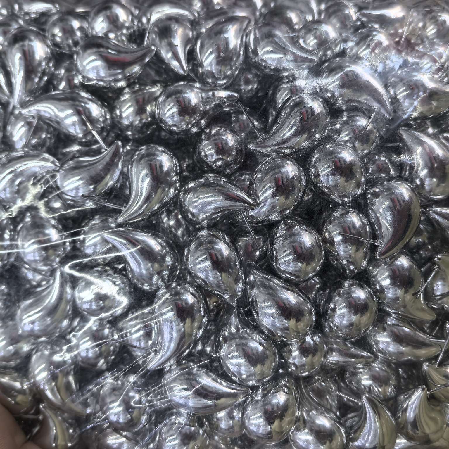 Titanium steel ear studs and earrings, exquisite ear studs and ear needles, high-quality titanium steel hybrid style light luxury earrings, fashionable and trendy new products Application Scenario