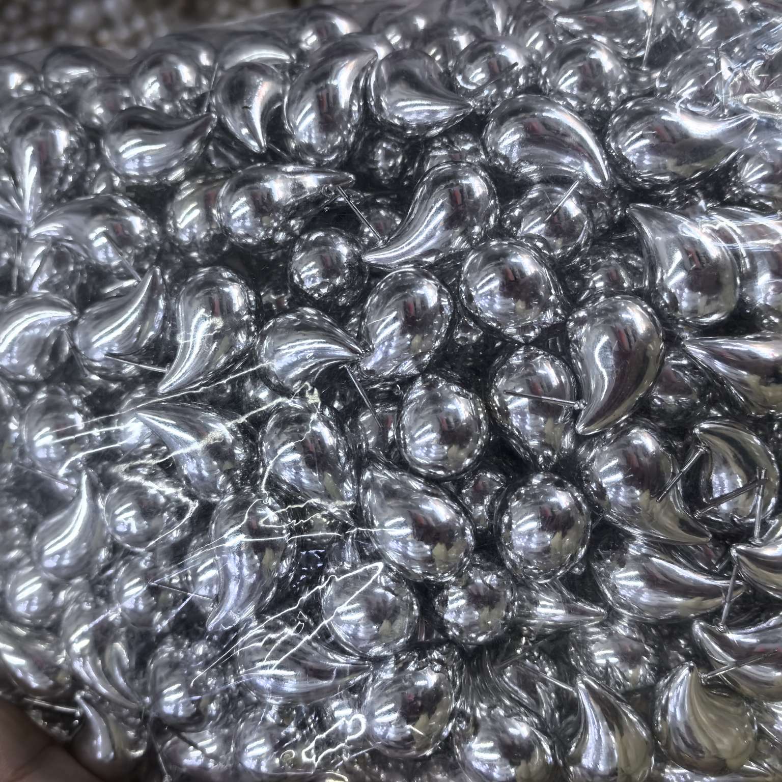 Titanium steel ear studs and earrings, exquisite ear studs and ear needles, high-quality titanium steel hybrid style light luxury earrings, fashionable and trendy new products detail image 4