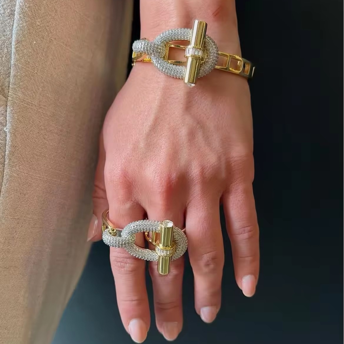 Cross-border new horizontal bar ot series ring and bracelet set, pig nose light luxury copper inlaid zircon bracelet ring for women Item Picture