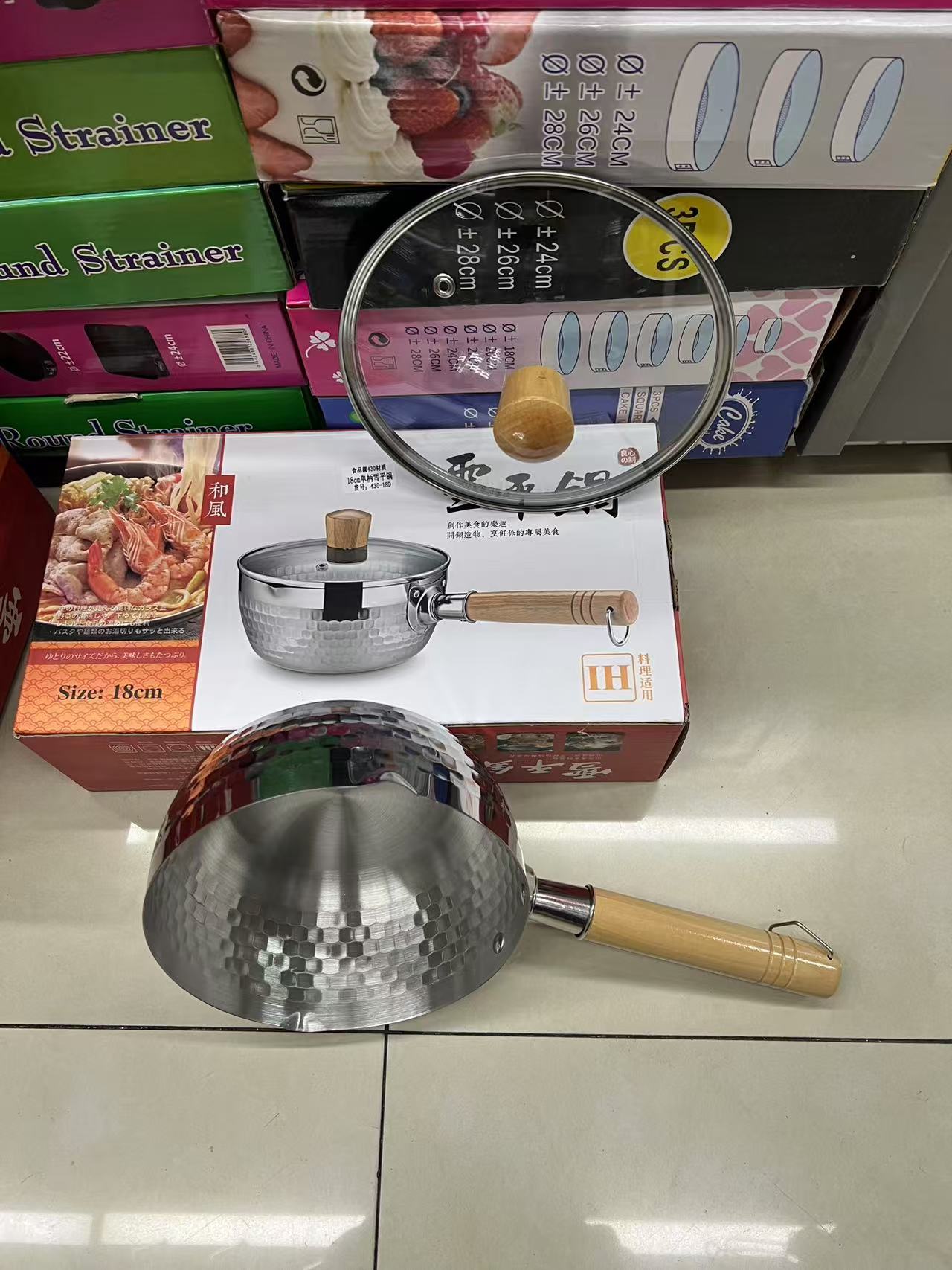 地摊/蜂窝炖锅/饰品锅/搪瓷铸铁锅/不锈钢锅具白底实物图