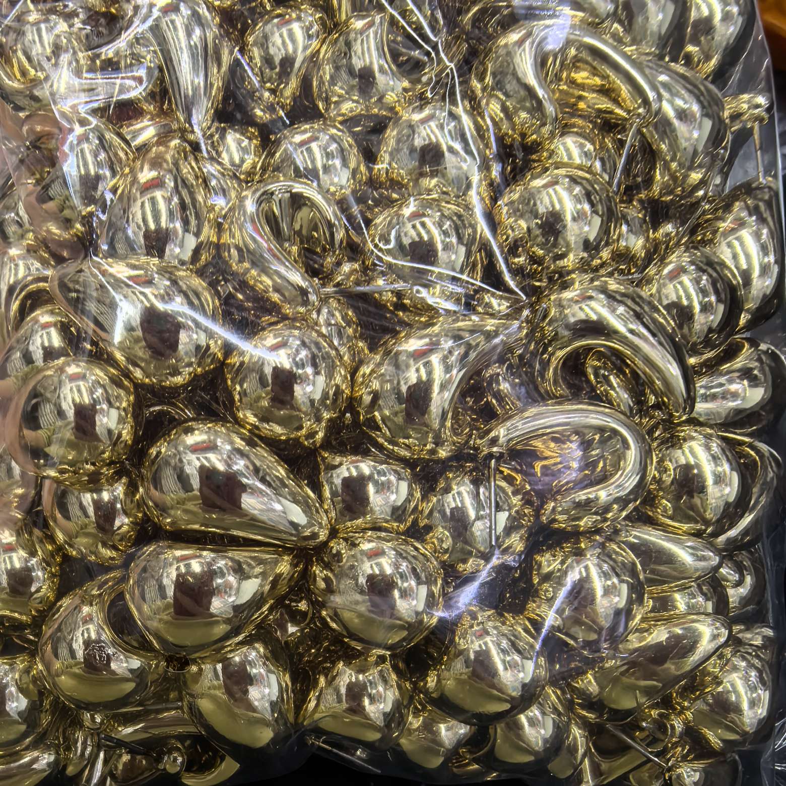 Titanium steel mixed ear stud jewelry, exquisite ear stud, high-end ear stud, titanium steel material ear stud jewelry, fashionable ear stud jewelry details Picture