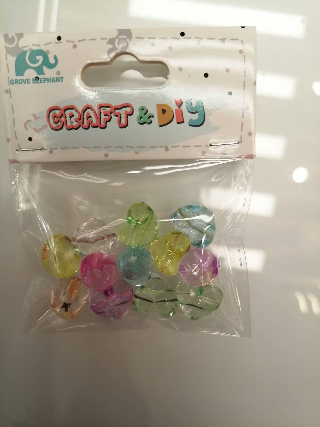 Jungle Elephant DIY transparent scattered beads handcrafted children's diy beaded material bracelet necklace accessory Application Scenario