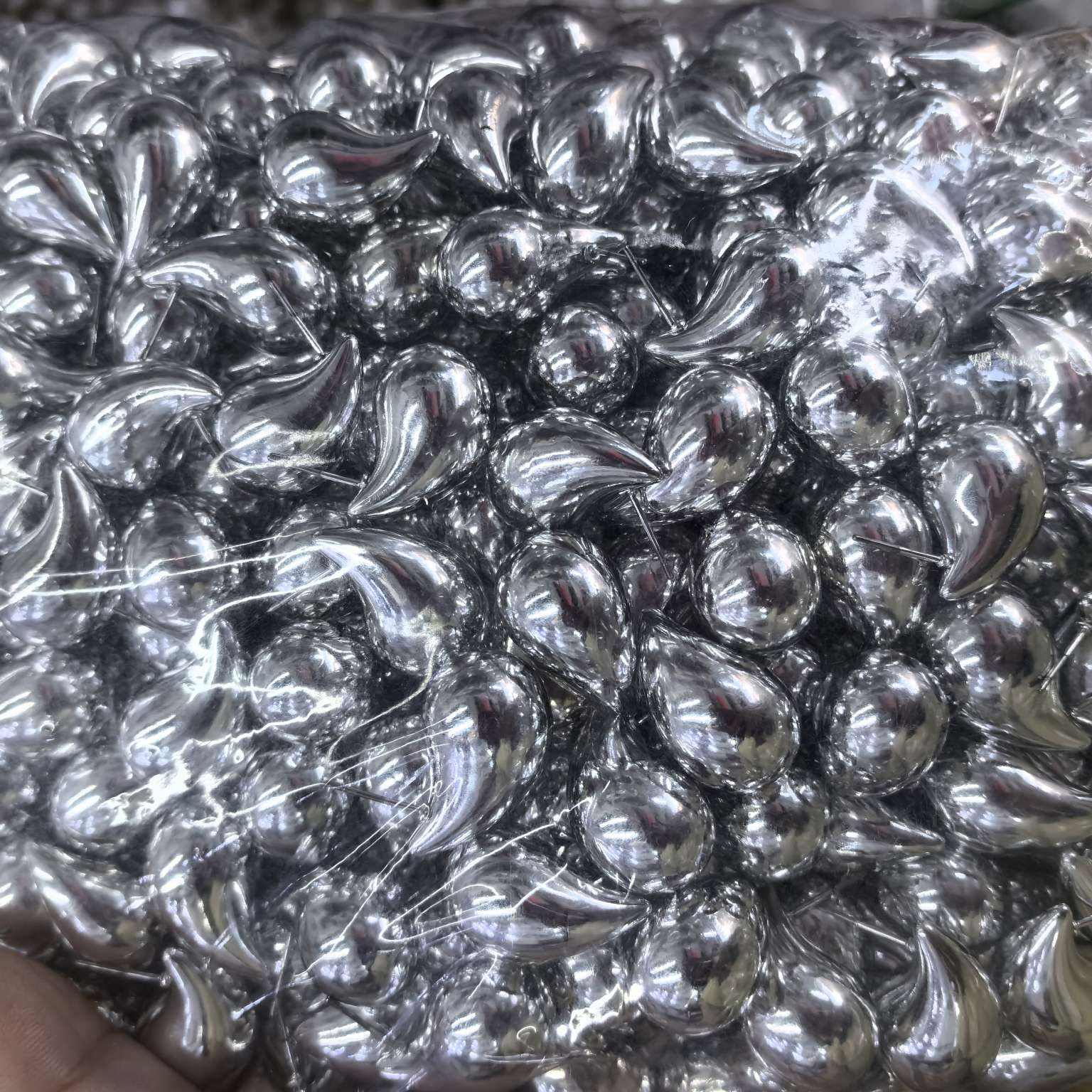 Titanium steel ear studs and earrings, exquisite ear studs and ear needles, high-quality titanium steel hybrid style light luxury earrings, fashionable and trendy new products detail image 5