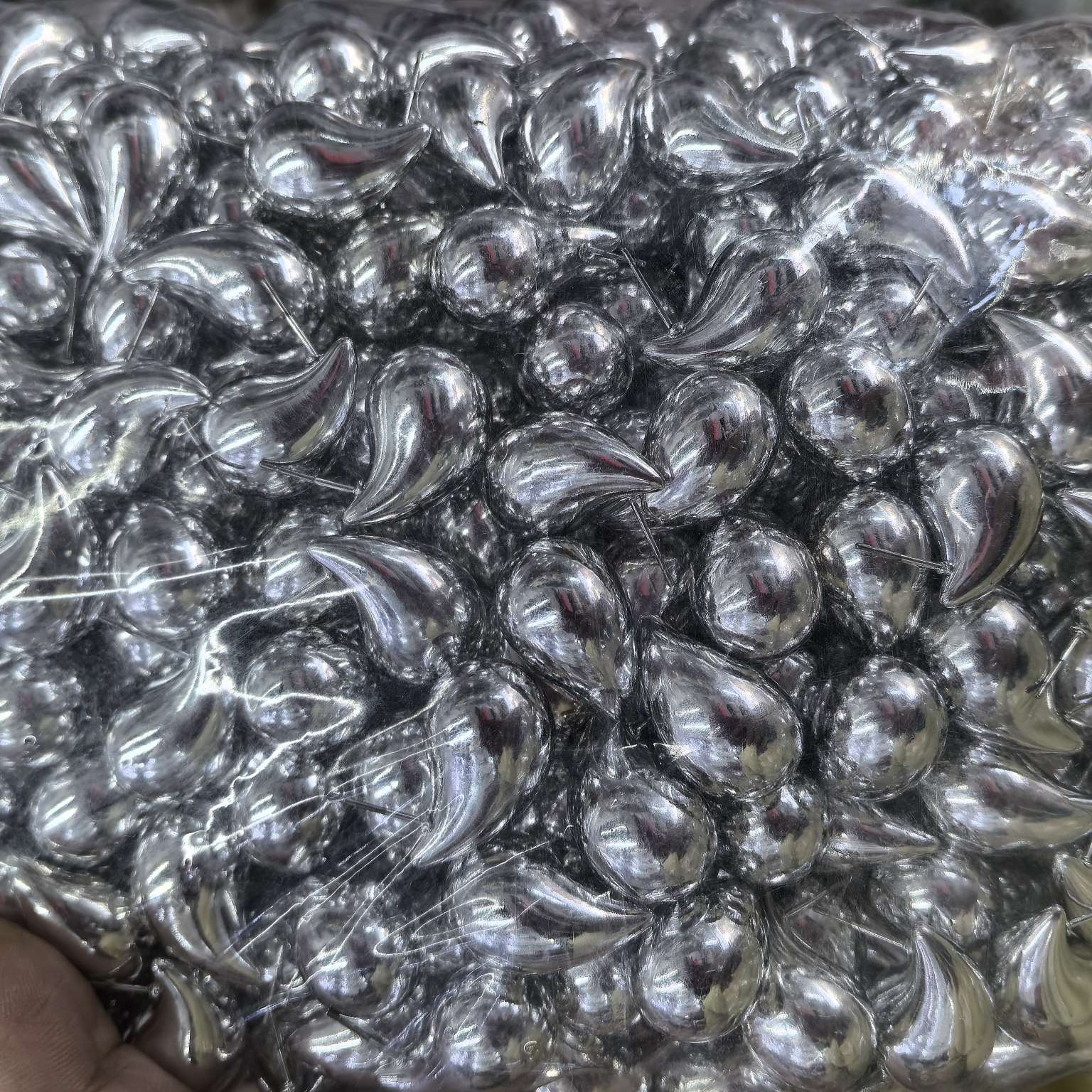 Titanium steel ear studs and earrings, exquisite ear studs and ear needles, high-quality titanium steel hybrid style light luxury earrings, fashionable and trendy new products Item Picture