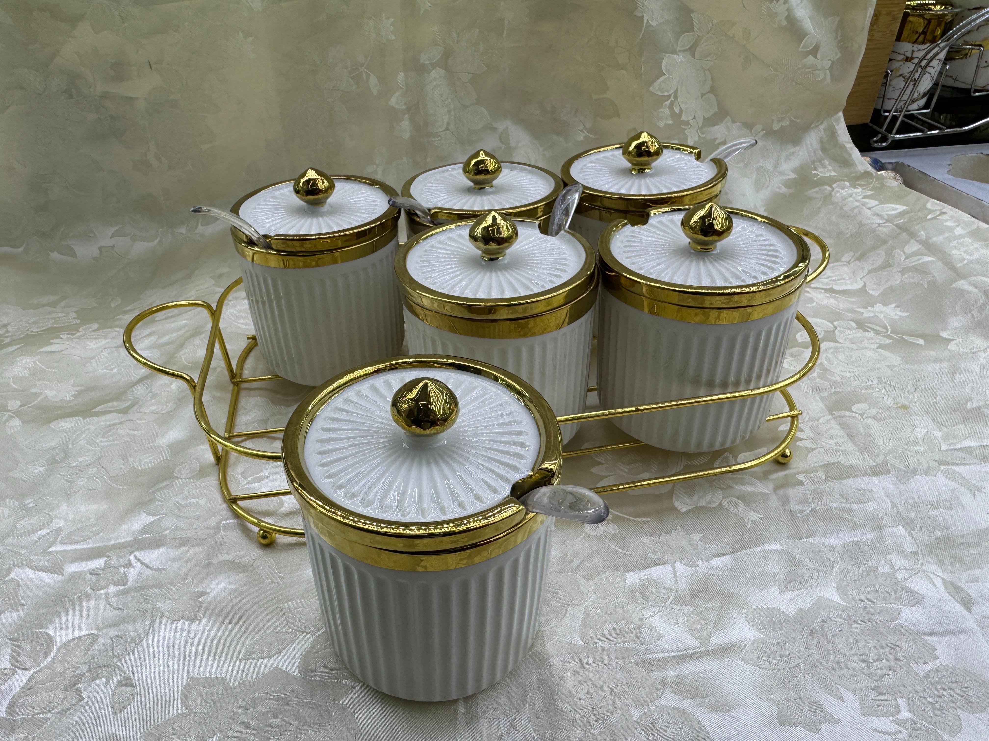 佛伦斯品牌  厨房类别  型号H303系列  陶瓷 调味罐 厨房用品 卫生整洁 3PC 套装  陶瓷厨房用品白底实物图