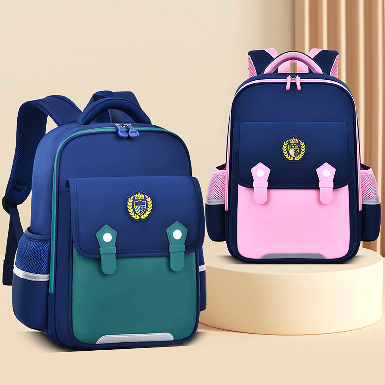 The large-tailed cat British minimalist color-blocking fashionable and trendy backpack, large-capacity lightweight waterproof, tear-resistant and wear-resistant schoolbag, outdoor travel dual-purpose backpack, student pressure-reducing breathable shoulder strap design, back-protecting pressure-reducing schoolbag