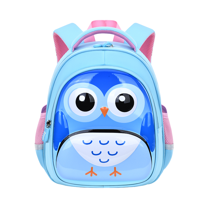 Big-tailed cat colorful cartoon baby kindergarten schoolbag, small boy and girl children's backpack, lightweight, waterproof, wear-resistant, cute and fun kindergarten backpack Application Scenario
