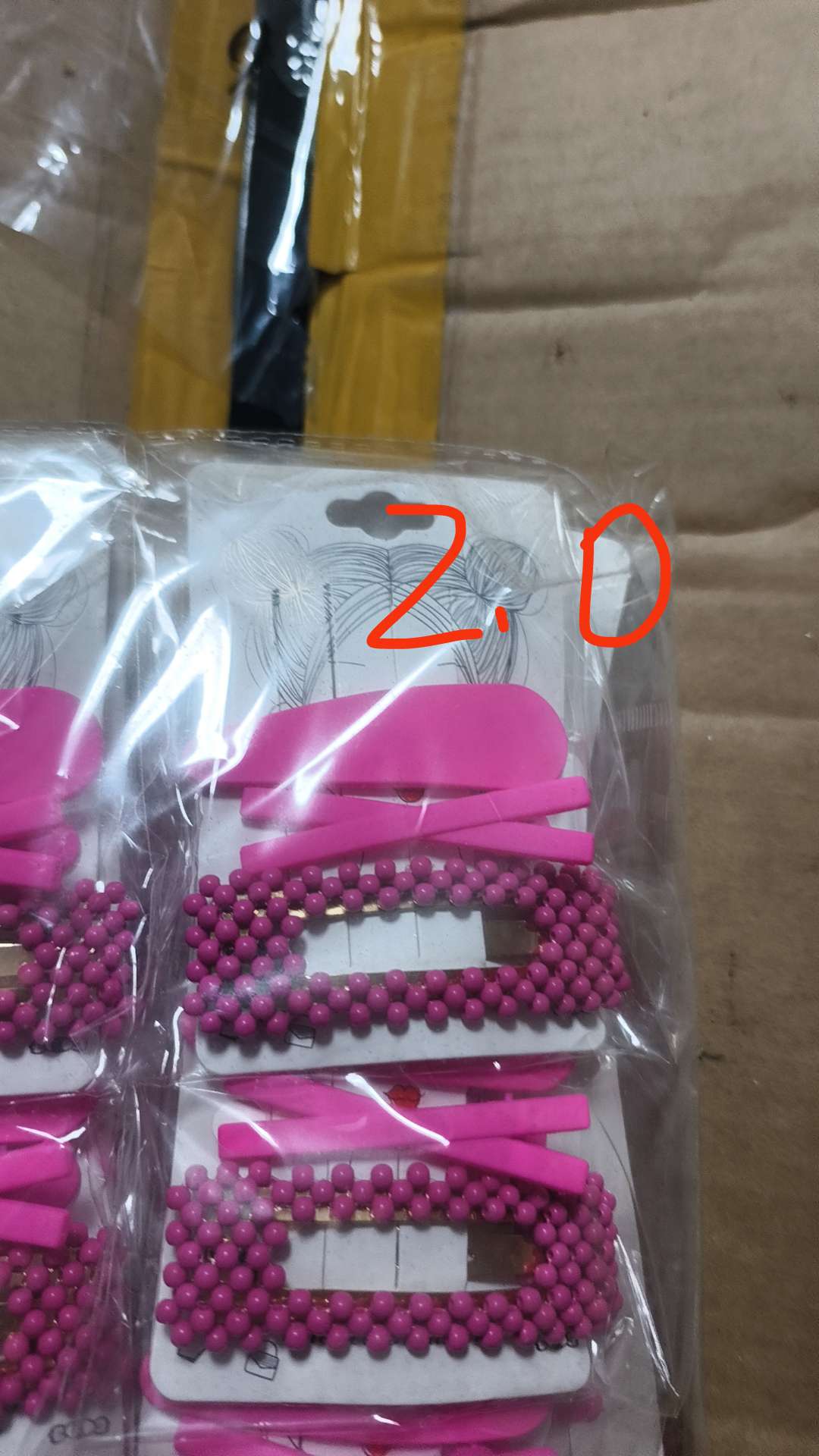 夹子98手工编织，时尚靓丽，流行高雅，别具一格，独出心裁，与众不同，独树一帜，高雅贵气，充满时尚感，戴头上贵气十足，人见细节图