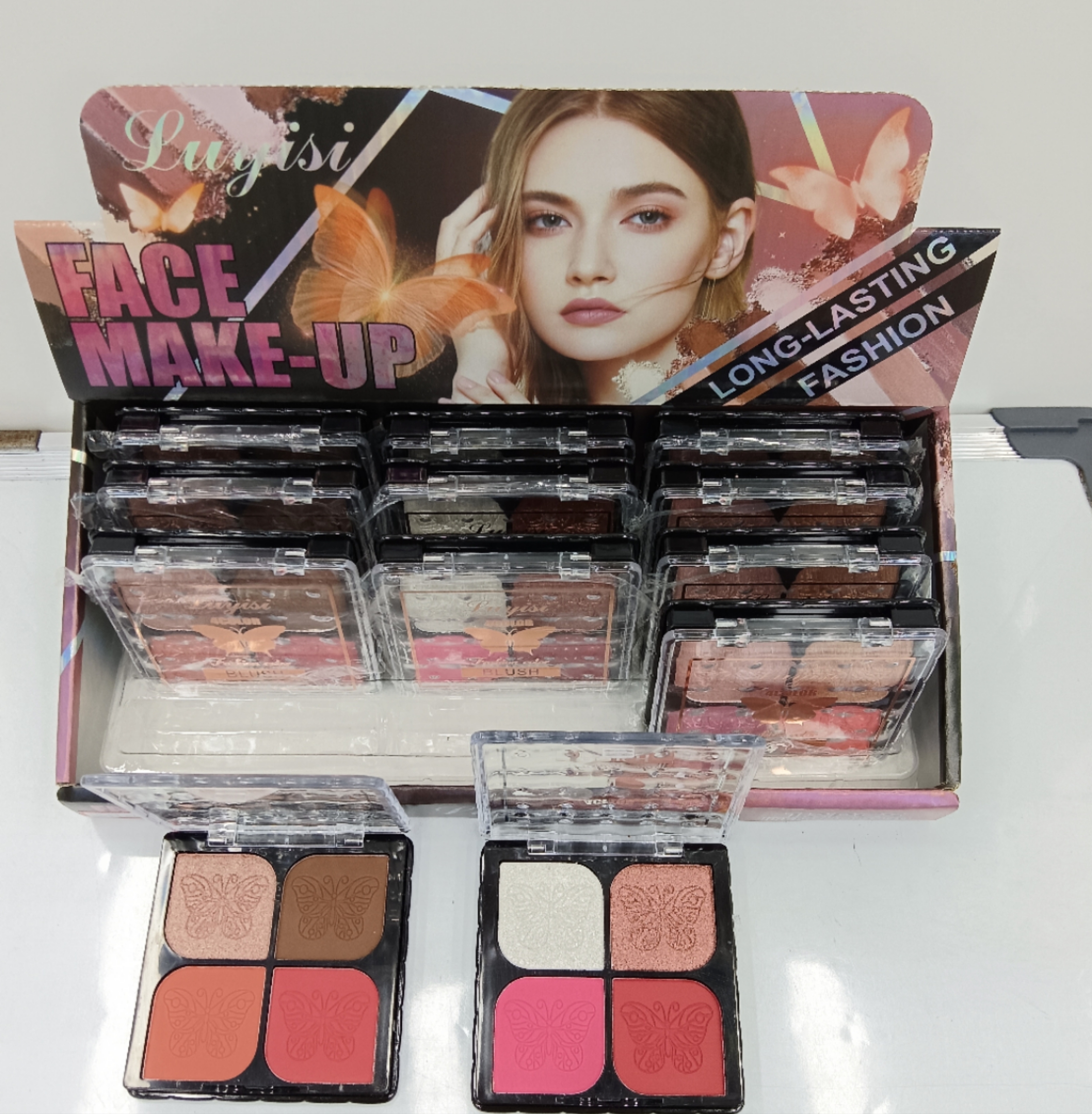 New 4 color eyeshadow tray eyeshadow blush 2 in 1 three groups of color natural fashion easy color for export full figure