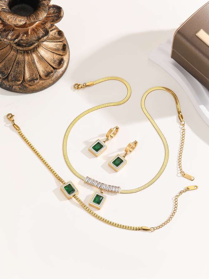 4件套时尚欧美扁链绿锆T型钻套装项链+手链+耳环适合约会送礼项链白底实物图