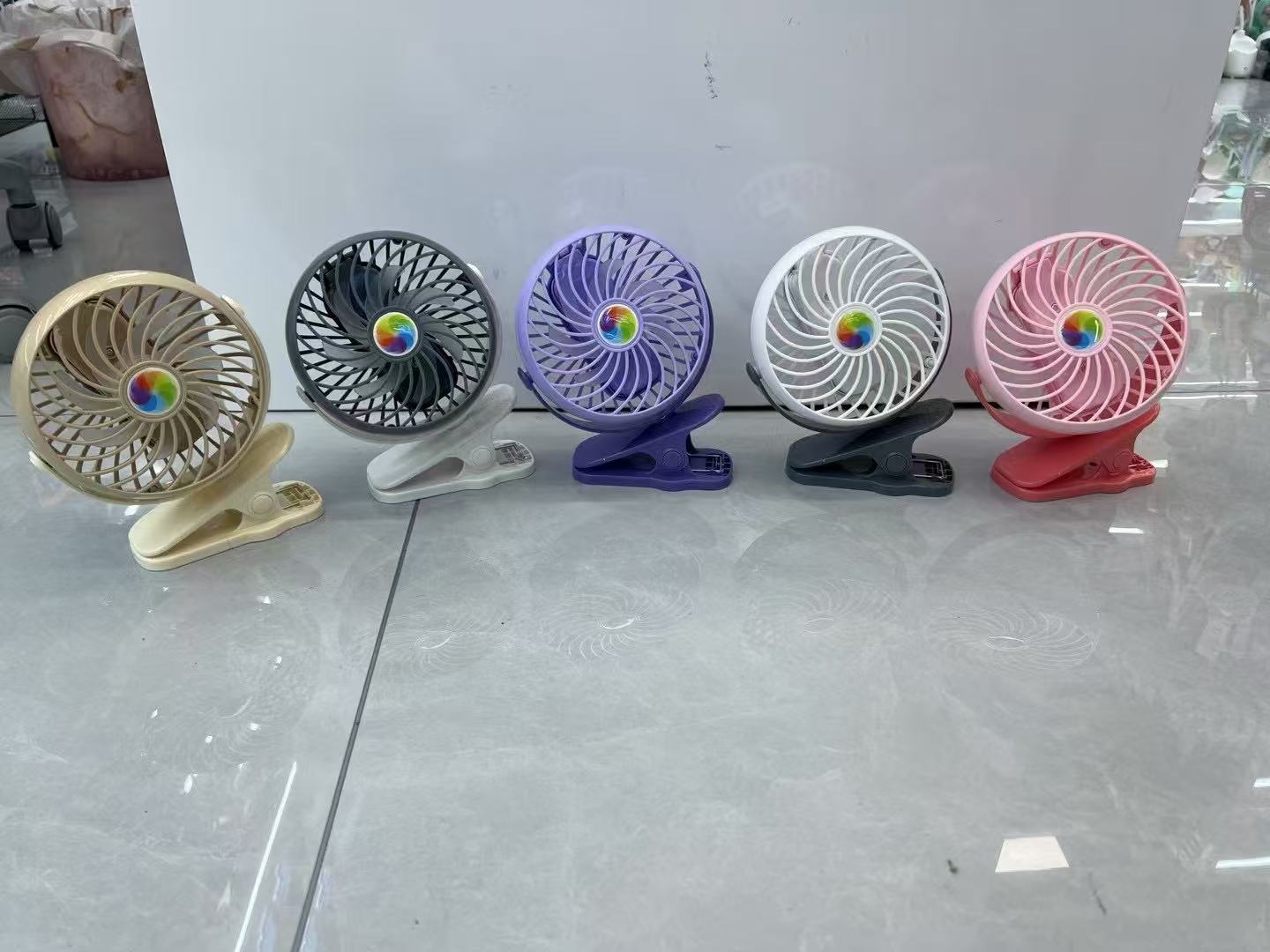 USB风扇桌面台式小风扇充电宝床头夹扇电风扇挂墙壁风扇