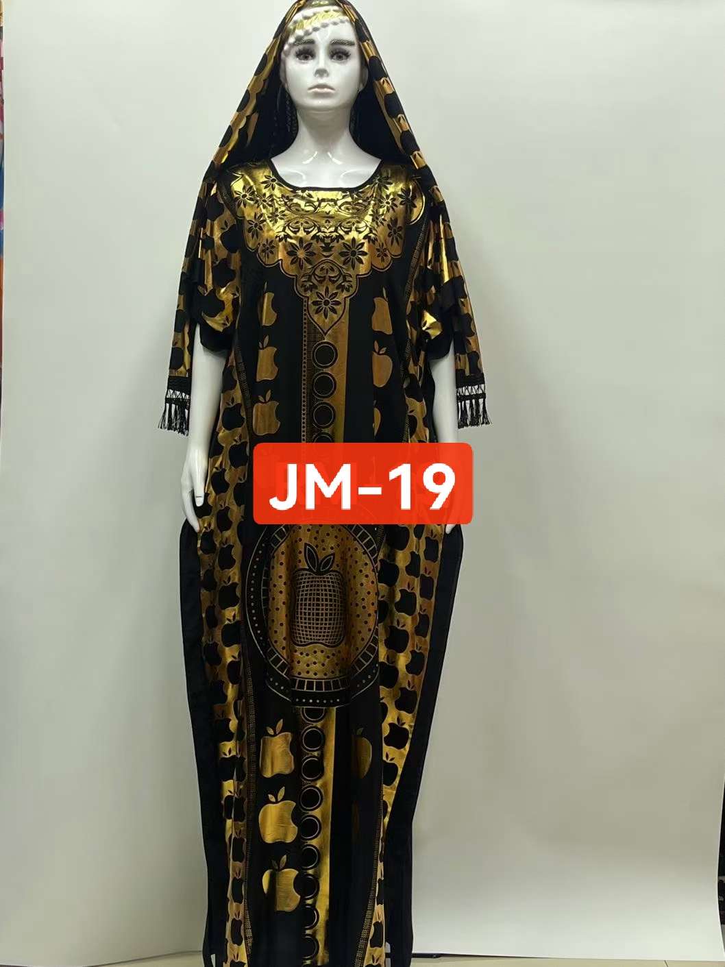 A two-piece cotton robe with gilded foil and a shawl detail image 2