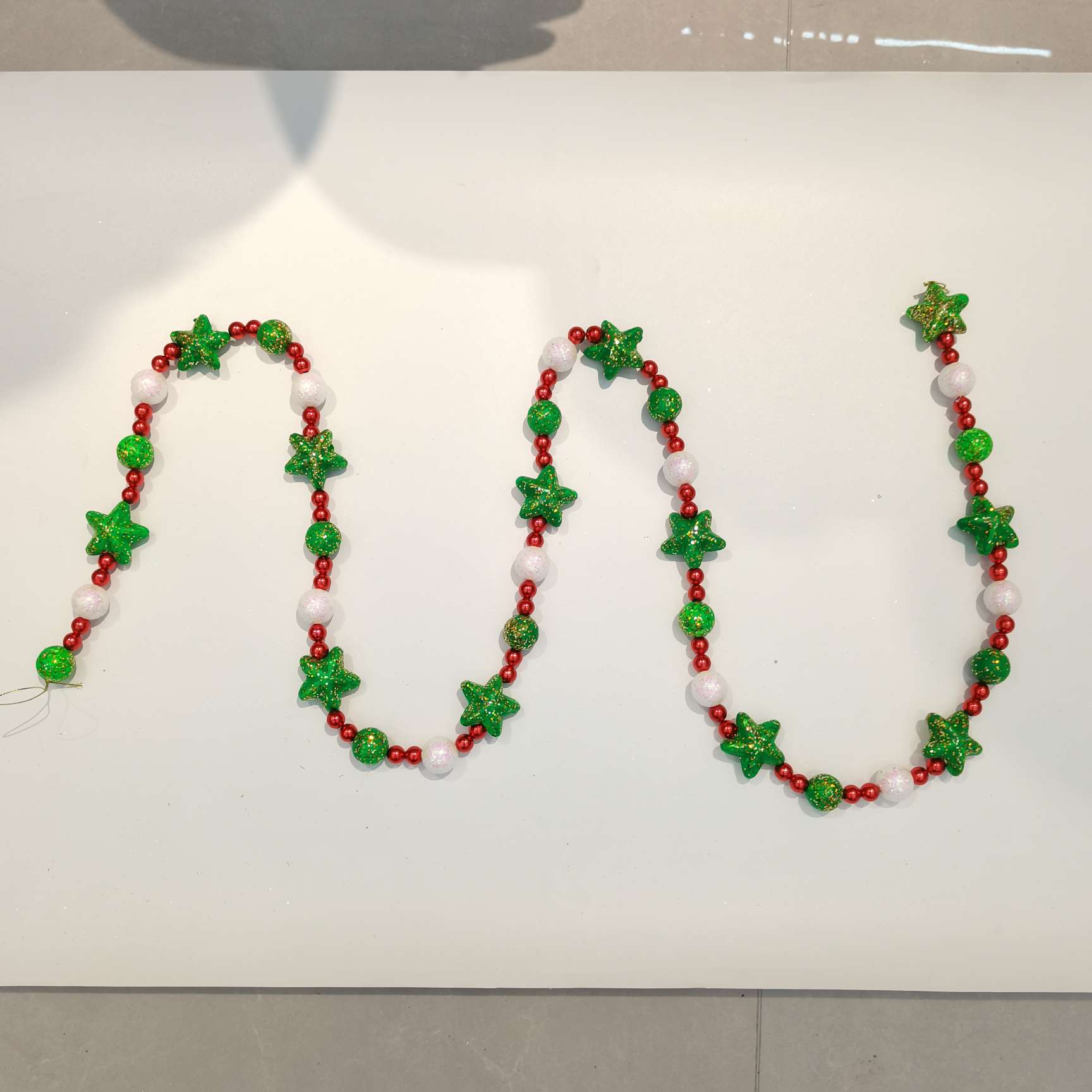 圣诞工艺品节日用品圣诞球圣诞挂件珠串节日装饰品圣诞摆件圣诞袜装饰品圣诞驯鹿圣诞树裙子电动圣诞礼品圣诞摆件白底实物图